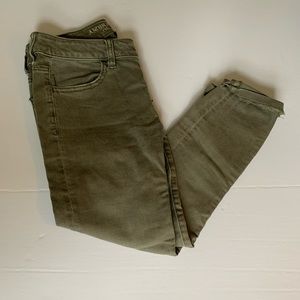 American Eagle cropped Army green Jegging S.4